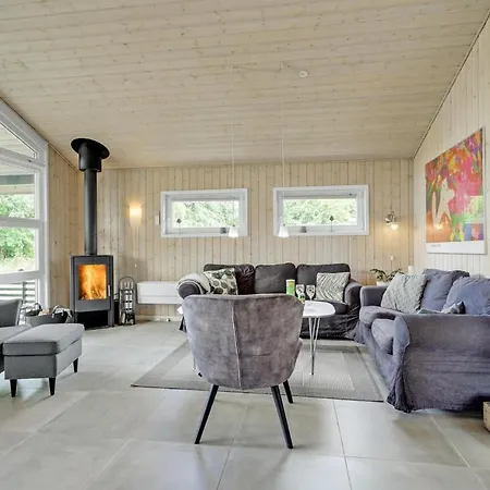 4 Bedroom Nice In Oksbøl