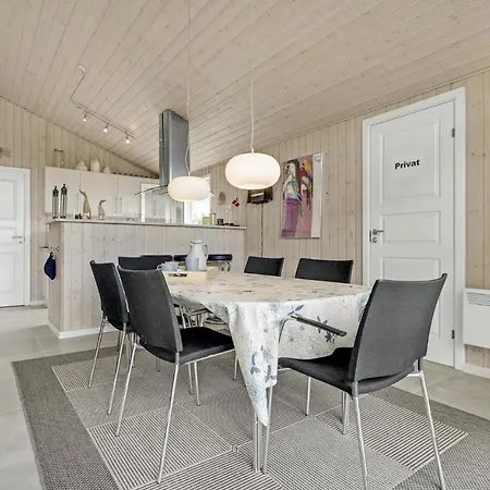 4 Bedroom Nice In Oksbøl