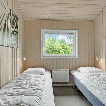 4 Bedroom Nice In *