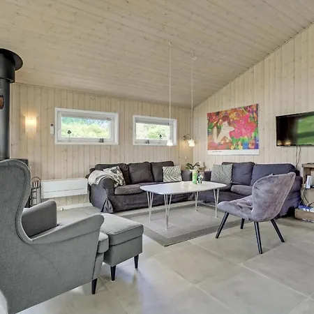 4 Bedroom Nice In