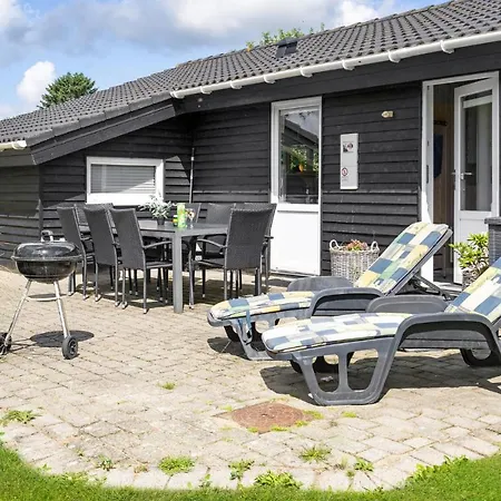 4 Bedroom Nice In 度假居 Oksbøl
