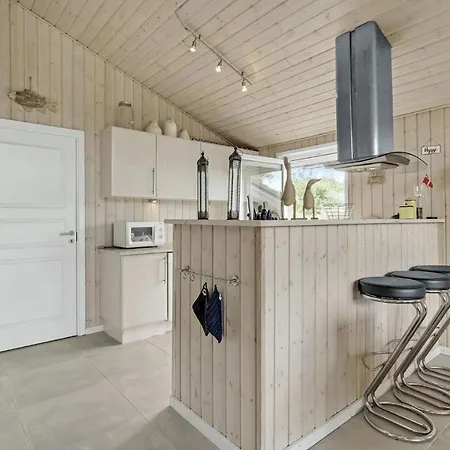 4 Bedroom Nice In *