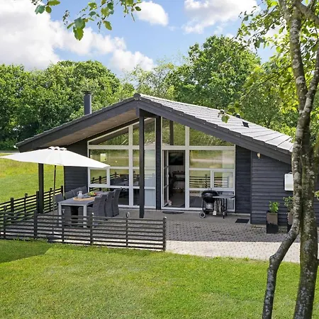 4 Bedroom Nice In * Oksbøl