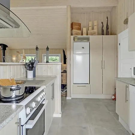 4 Bedroom Nice In *