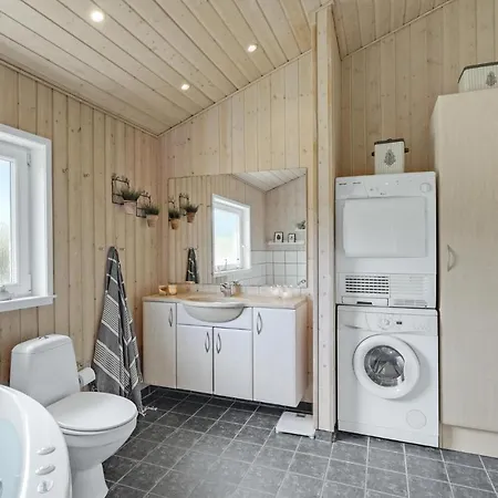 度假居 4 Bedroom Nice In Oksbøl
